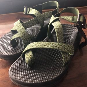 Women’s Chacos size 9